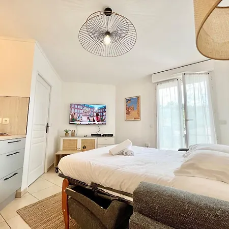 'la Melanie' Neuf, Equipe, Terrasse, Centre