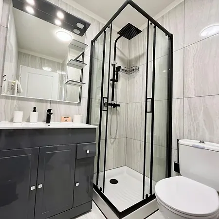 'la Melanie' Neuf, Equipe, Terrasse, Centre